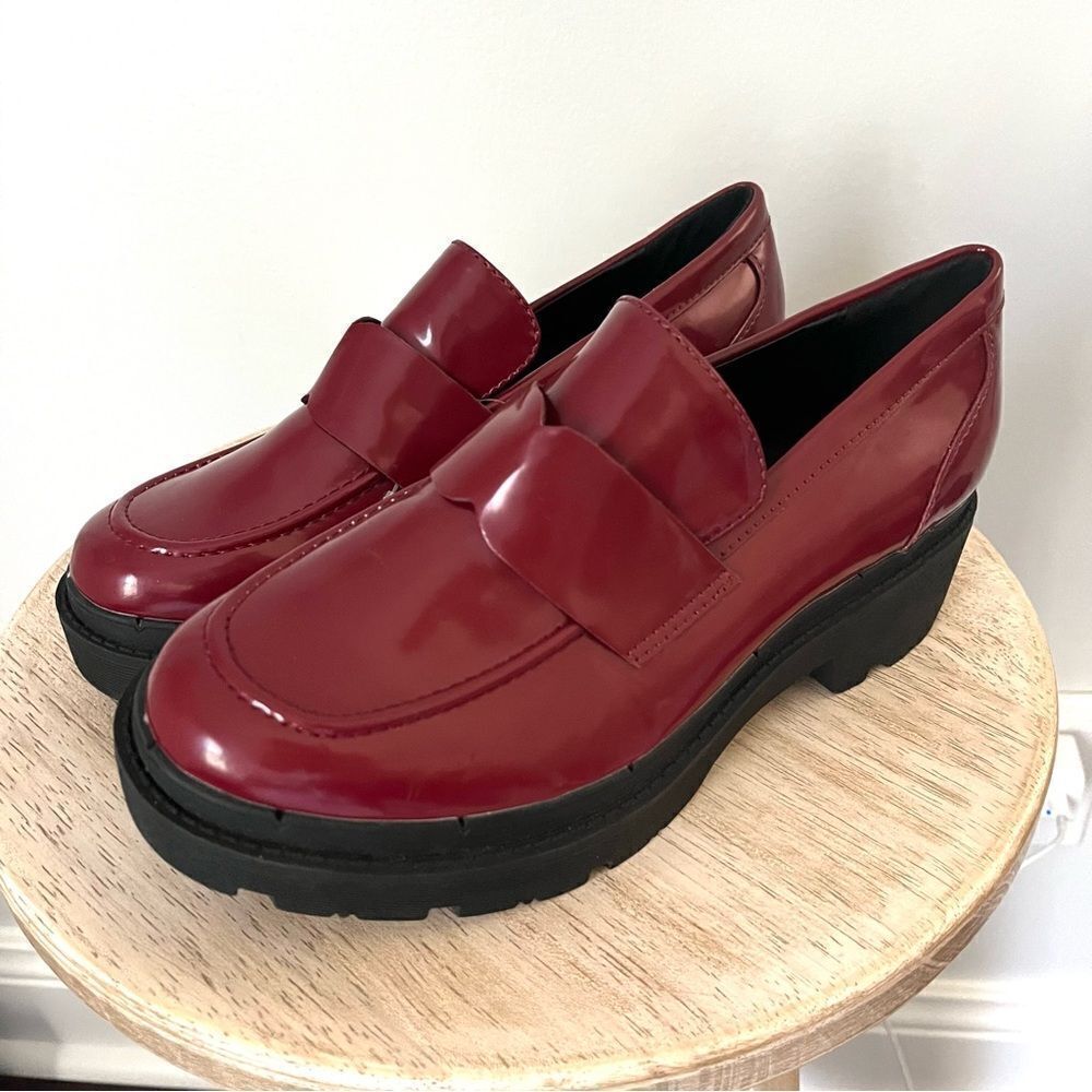 Blondo Waterproof Lug Sole Patent Leather‎ Burgundy LoaFERS NWOB
